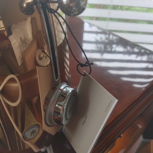 Smeg Rose Gold limited edition 2 slice toaster NWT - Picture 15 of 16